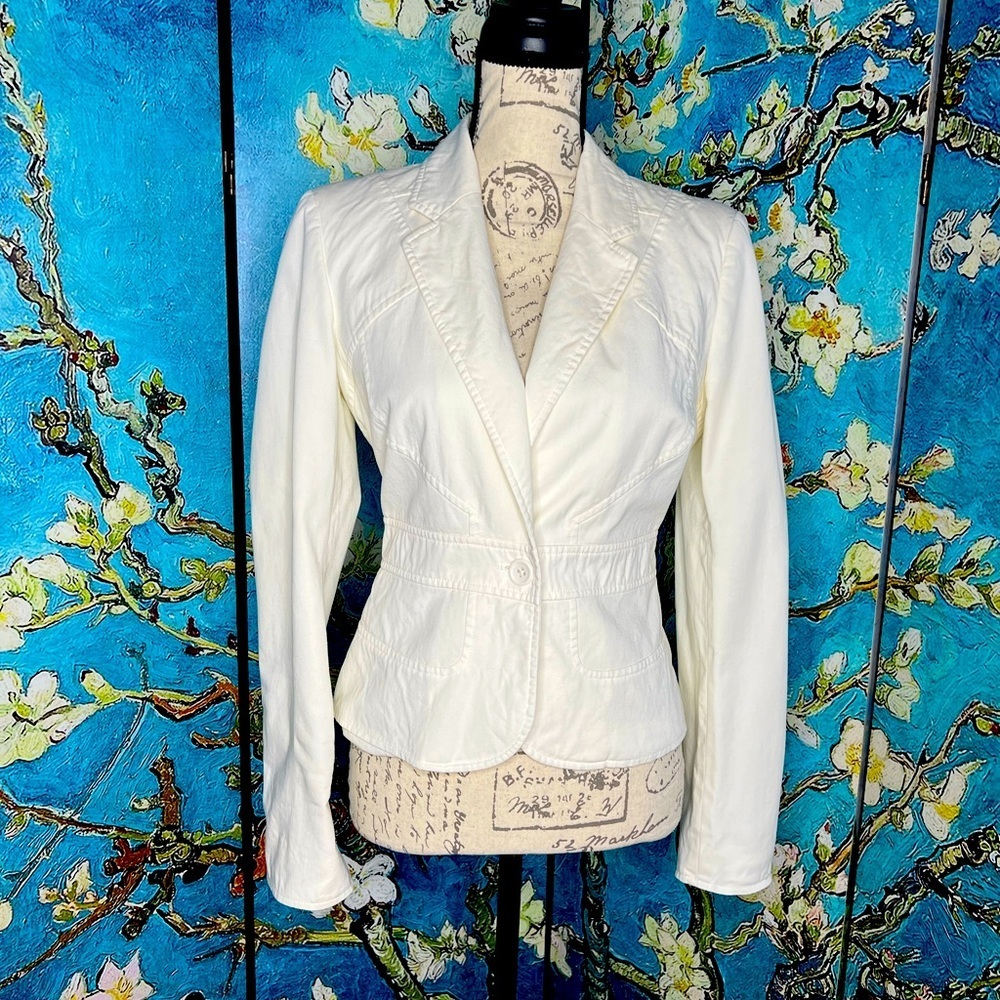 Vintage Victoria’s Secret, Body by Victoria, size 8, white fitted suit jacket.